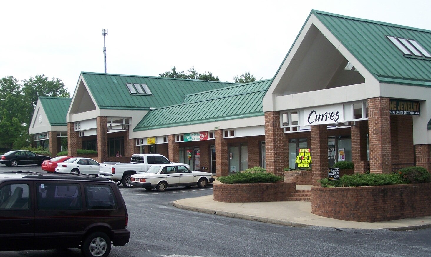 620 Howell Rd, Greenville, SC 29615