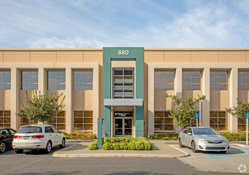 880 N McCarthy Blvd, Milpitas, CA for sale - Primary Photo - Image 1 of 1