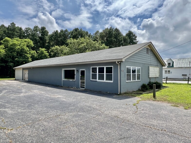 15242 General Puller Hwy, Deltaville, VA for sale - Building Photo - Image 1 of 20