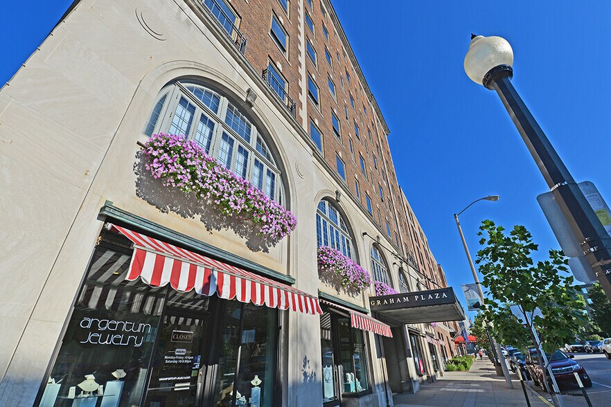 205 N College Ave, Bloomington, IN for lease - Building Photo - Image 2 of 9