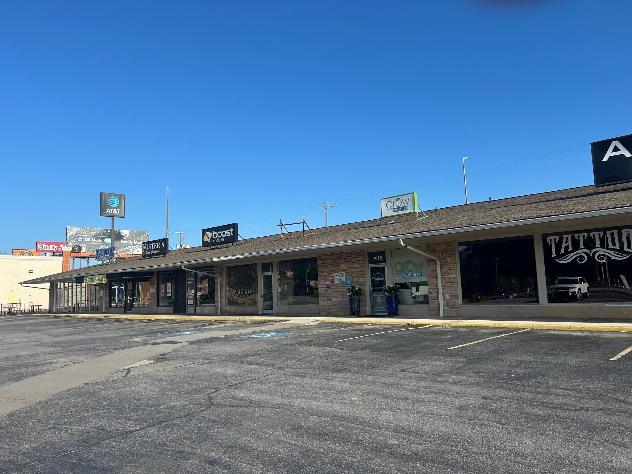 7007-7025 Kingston Pike, Knoxville, TN for lease Building Photo- Image 1 of 9
