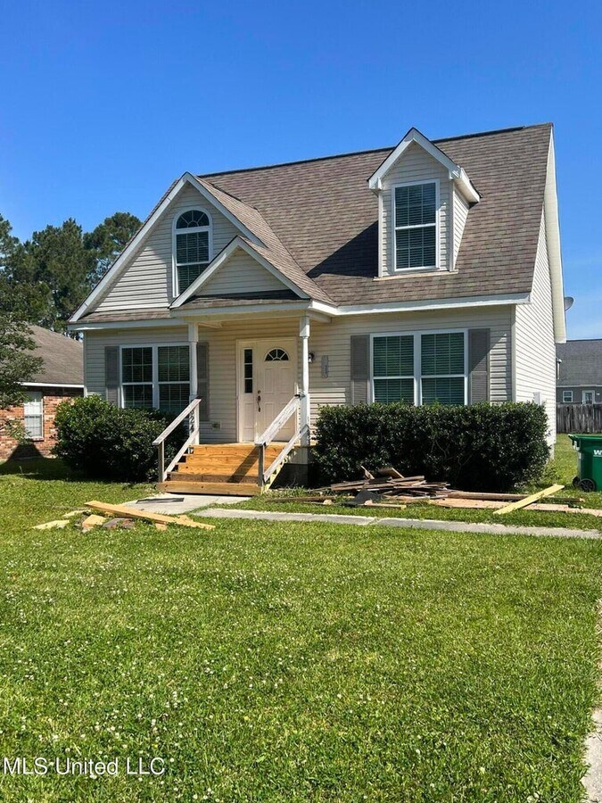 8624 Old Walnut Rd, Ocean Springs, MS 39564