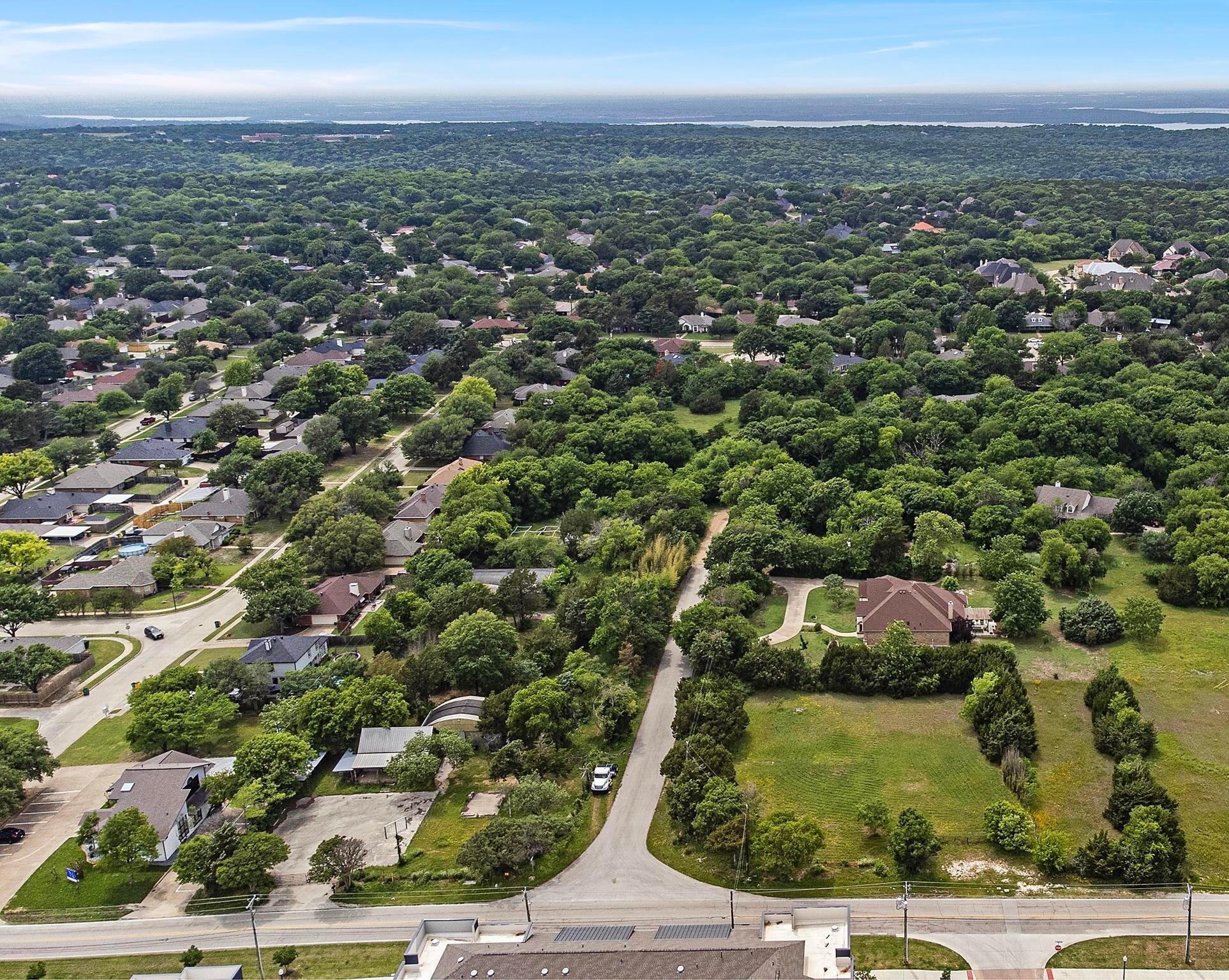 813 and 825 Straus Rd, Cedar Hill, TX for sale Primary Photo- Image 1 of 1