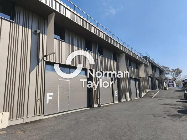 Flex in Ustaritz for sale - Building Photo - Image 1 of 5