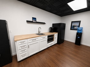7364 Edgewood Rd, Annapolis, MD for lease Interior Photo- Image 1 of 5