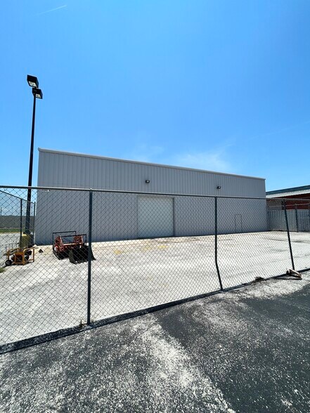 4740 Allen Rd, Zephyrhills, FL for sale - Building Photo - Image 1 of 1
