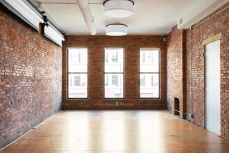 147-153 E Main St, Columbus, OH for lease Building Photo- Image 2 of 4