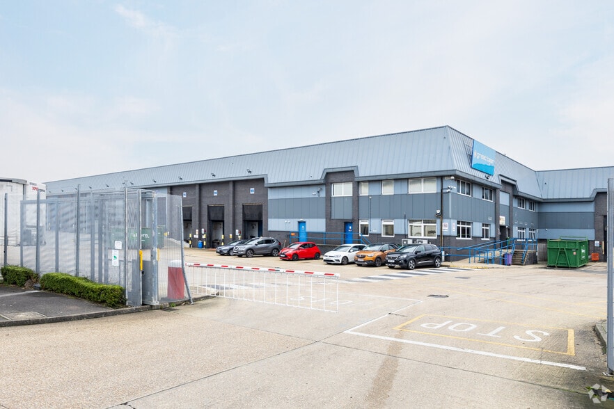 Bramston Link, Basildon for lease - Primary Photo - Image 1 of 2