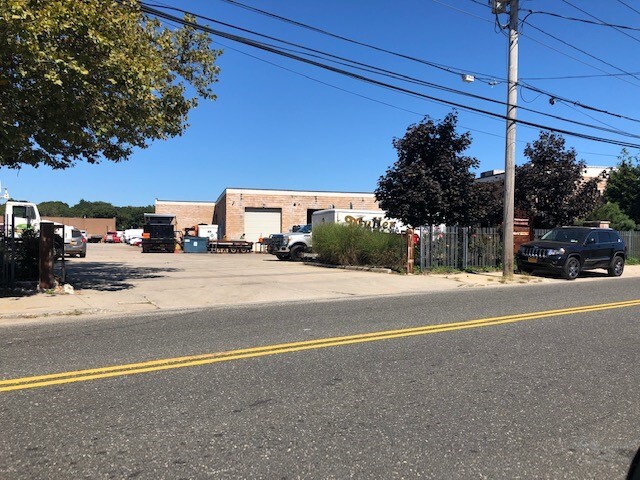 915 Long Island Ave, Deer Park, NY for lease - Building Photo - Image 1 of 3