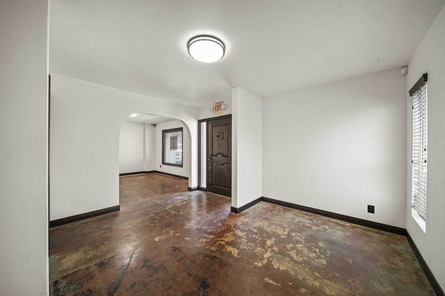 22508 Market St, Santa Clarita, CA for lease - Interior Photo - Image 3 of 8