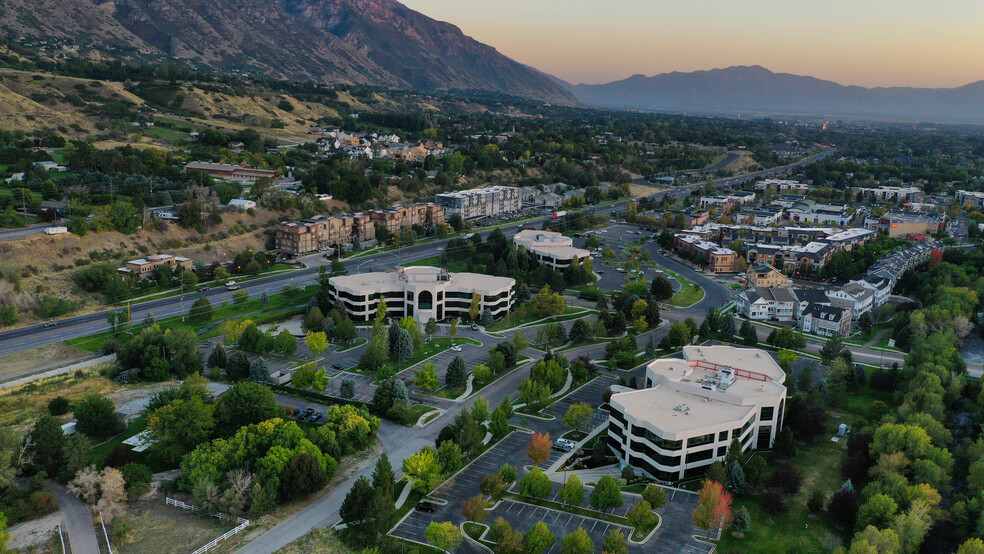 Riverwoods Business Park portfolio of 3 properties for sale on LoopNet.com - Aerial - Image 2 of 17