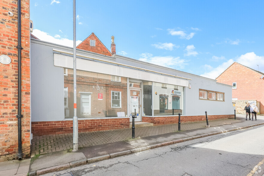 3-7 Park St, Towcester for sale - Building Photo - Image 2 of 2