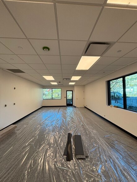 201 Centennial St, Glenwood Springs, CO for lease - Interior Photo - Image 3 of 9