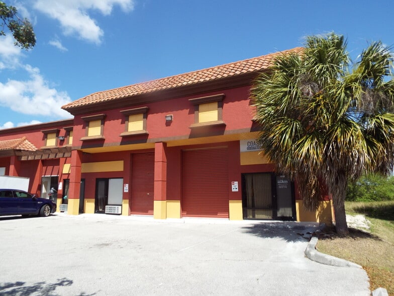 422 SW 2nd Ter, Cape Coral, FL for lease - Building Photo - Image 2 of 11