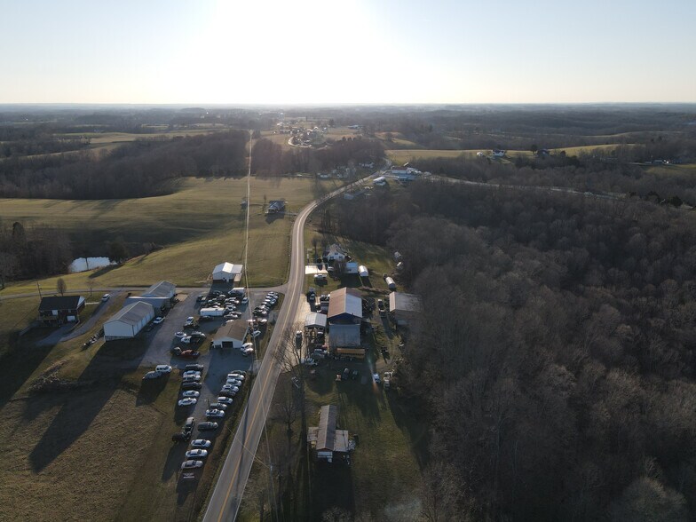 8456 Liberty Rd, Columbia, KY 42728