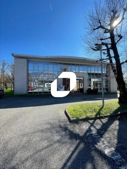 Office in Gières for lease - Building Photo - Image 1 of 6