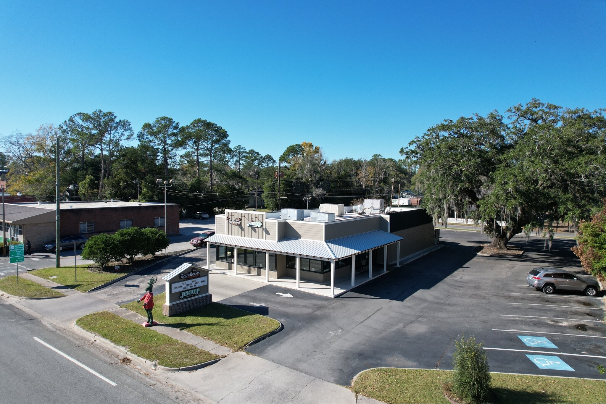 89 E Dame Ave, Homerville, GA 31634 Hard corner fast foods