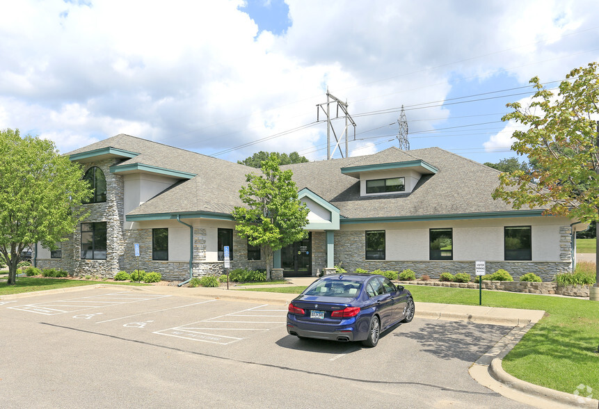 2145-2165 Woodlane Dr, Woodbury, MN for lease - Primary Photo - Image 1 of 5