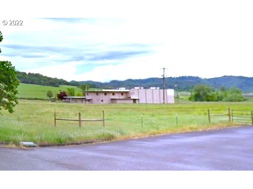 400 Grant Smith Rd, Roseburg, OR for lease - Building Photo - Image 1 of 12