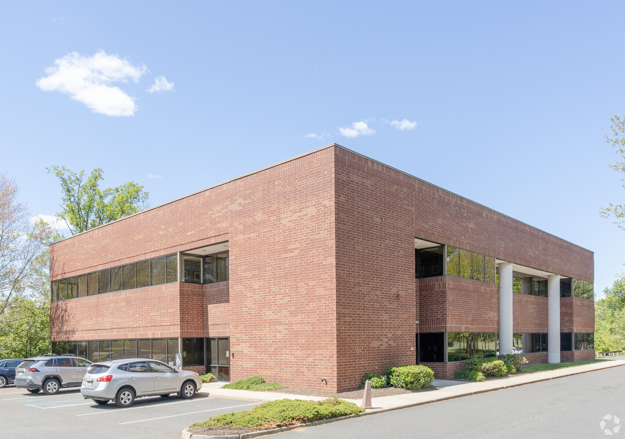 100 Horizon Center Blvd, Hamilton, NJ for lease Primary Photo- Image 1 of 8