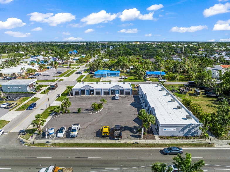 525 E Olympia Ave, Punta Gorda, FL for sale - Primary Photo - Image 1 of 34