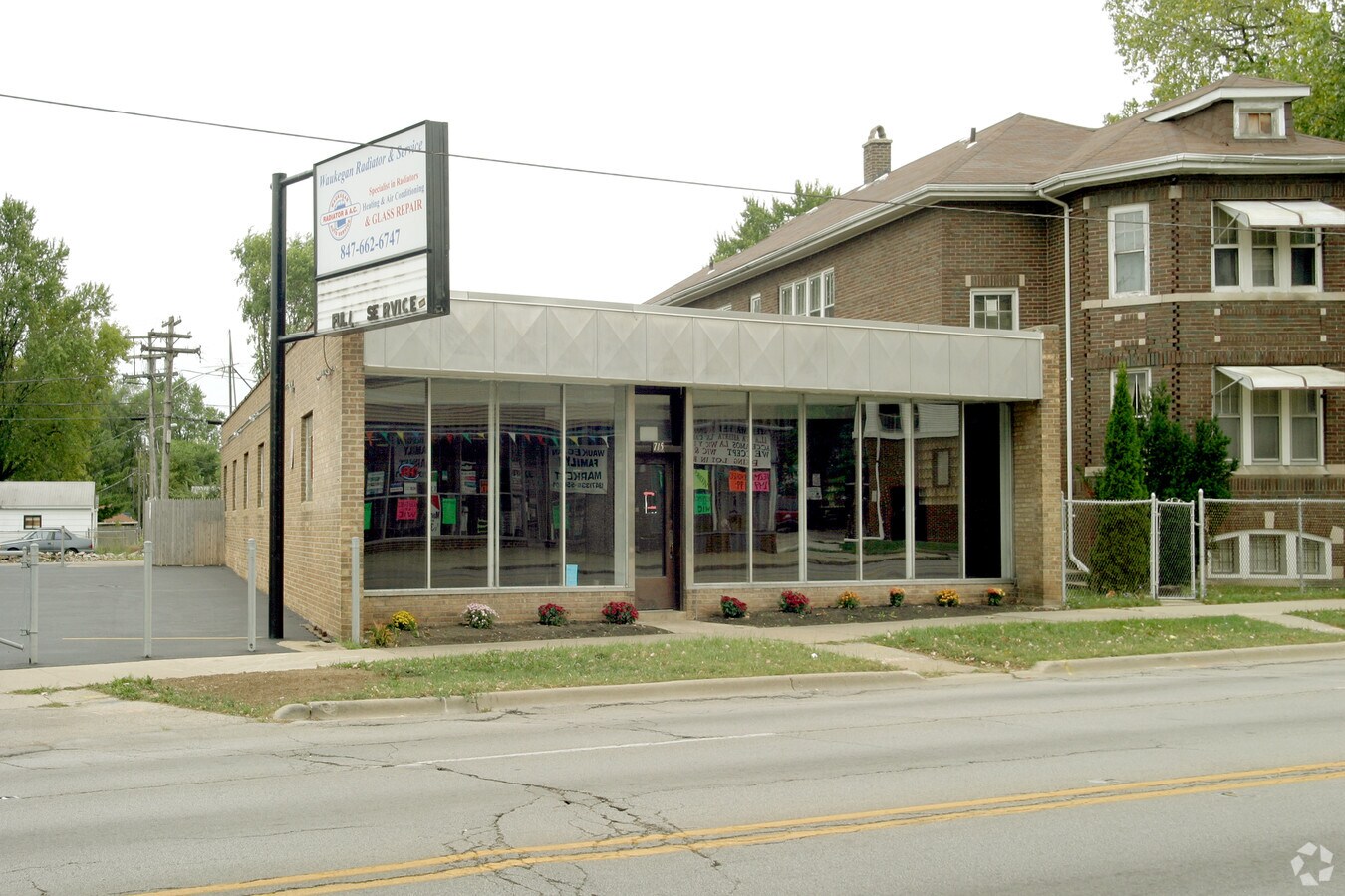 715 Belvidere St, Waukegan, IL 60085