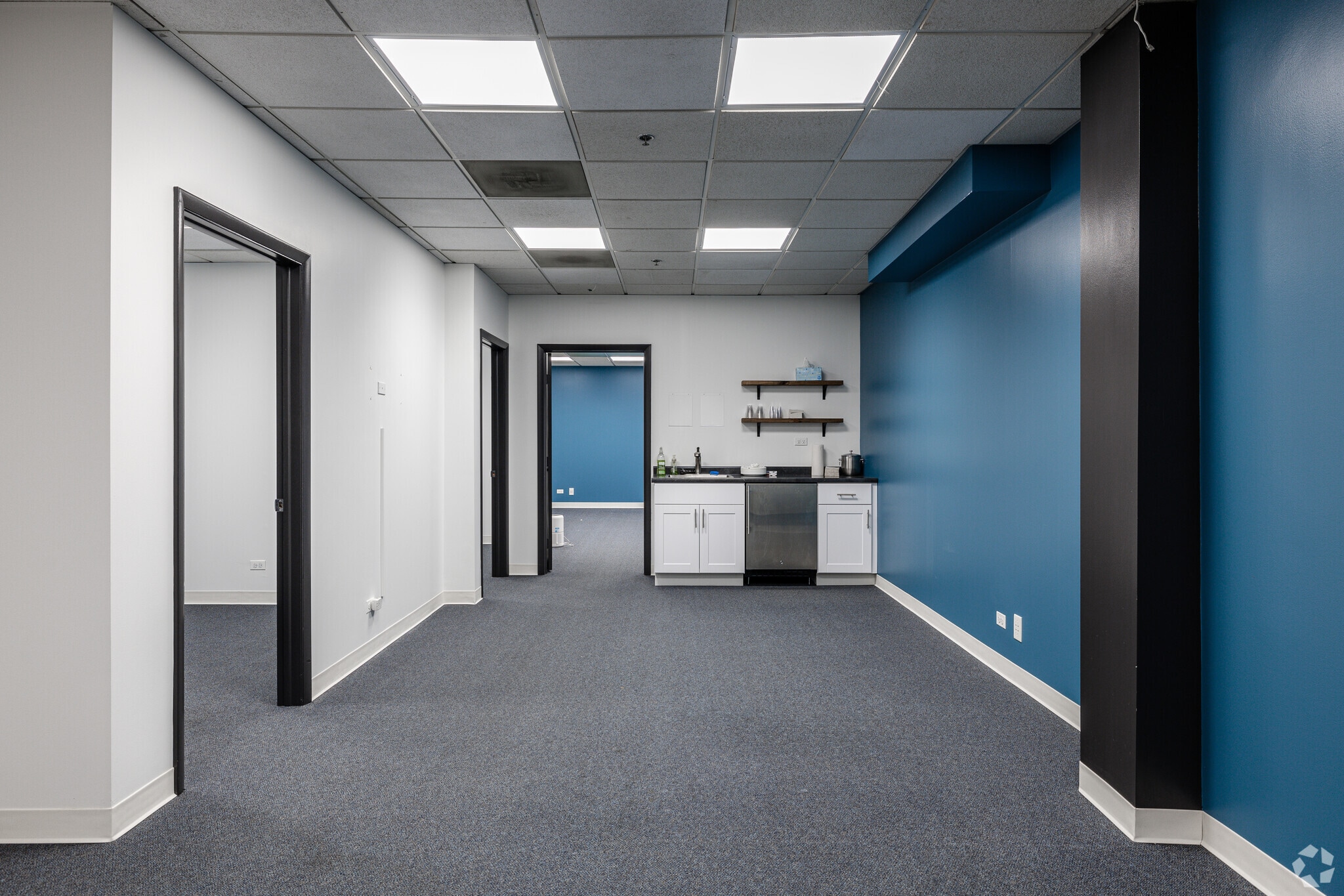 6321-6325 N Avondale Ave, Chicago, IL for lease Interior Photo- Image 1 of 3