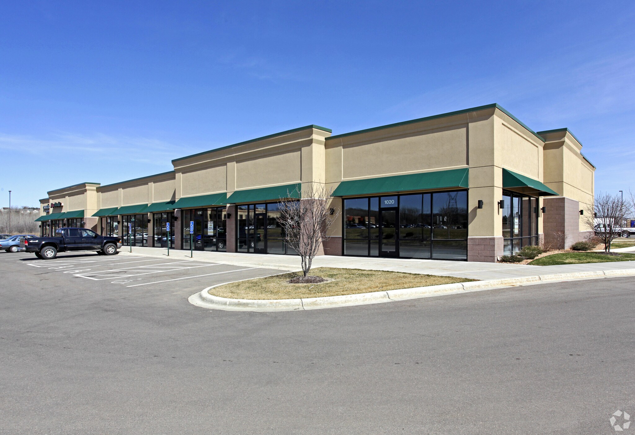 1004-1020 Gateway Dr, Chaska, MN for sale Primary Photo- Image 1 of 1