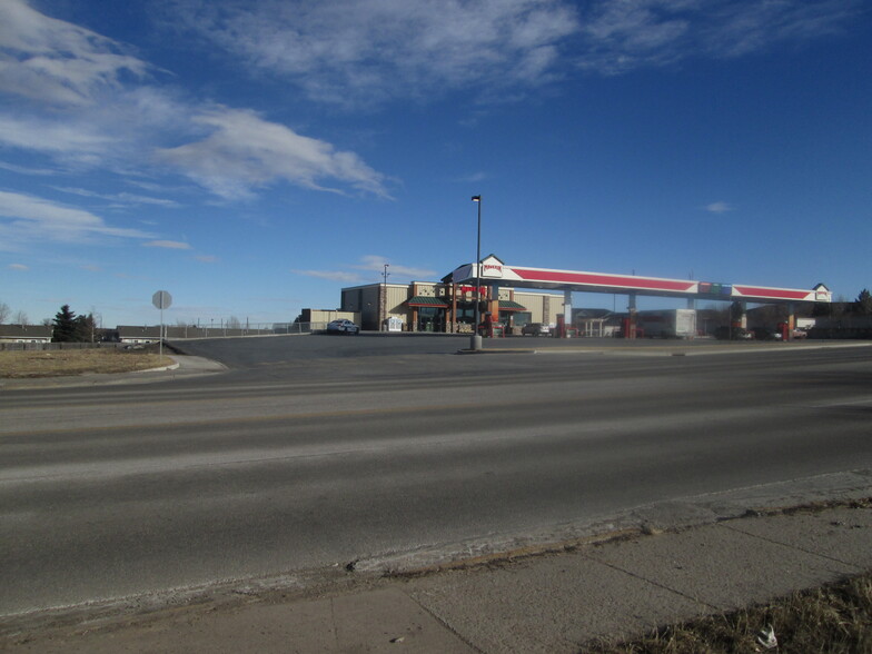 3333 College Drive, Cheyenne, WY for sale - Building Photo - Image 2 of 4