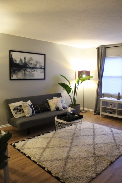 891 S Weyant Ave, Columbus, OH for sale - Building Photo - Image 2 of 12