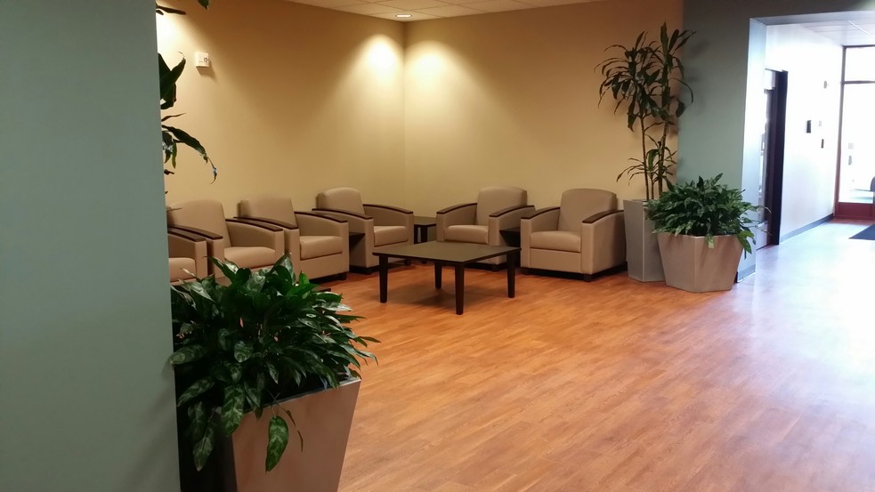 18626 Hardy Oak Blvd, San Antonio, TX for lease - Lobby - Image 2 of 8