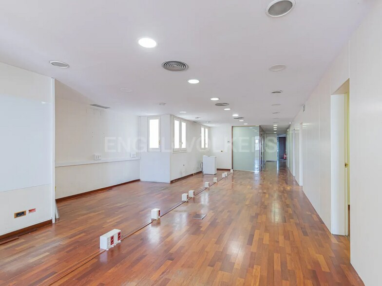 Office in Barcelona, Barcelona for lease - Building Photo - Image 1 of 1