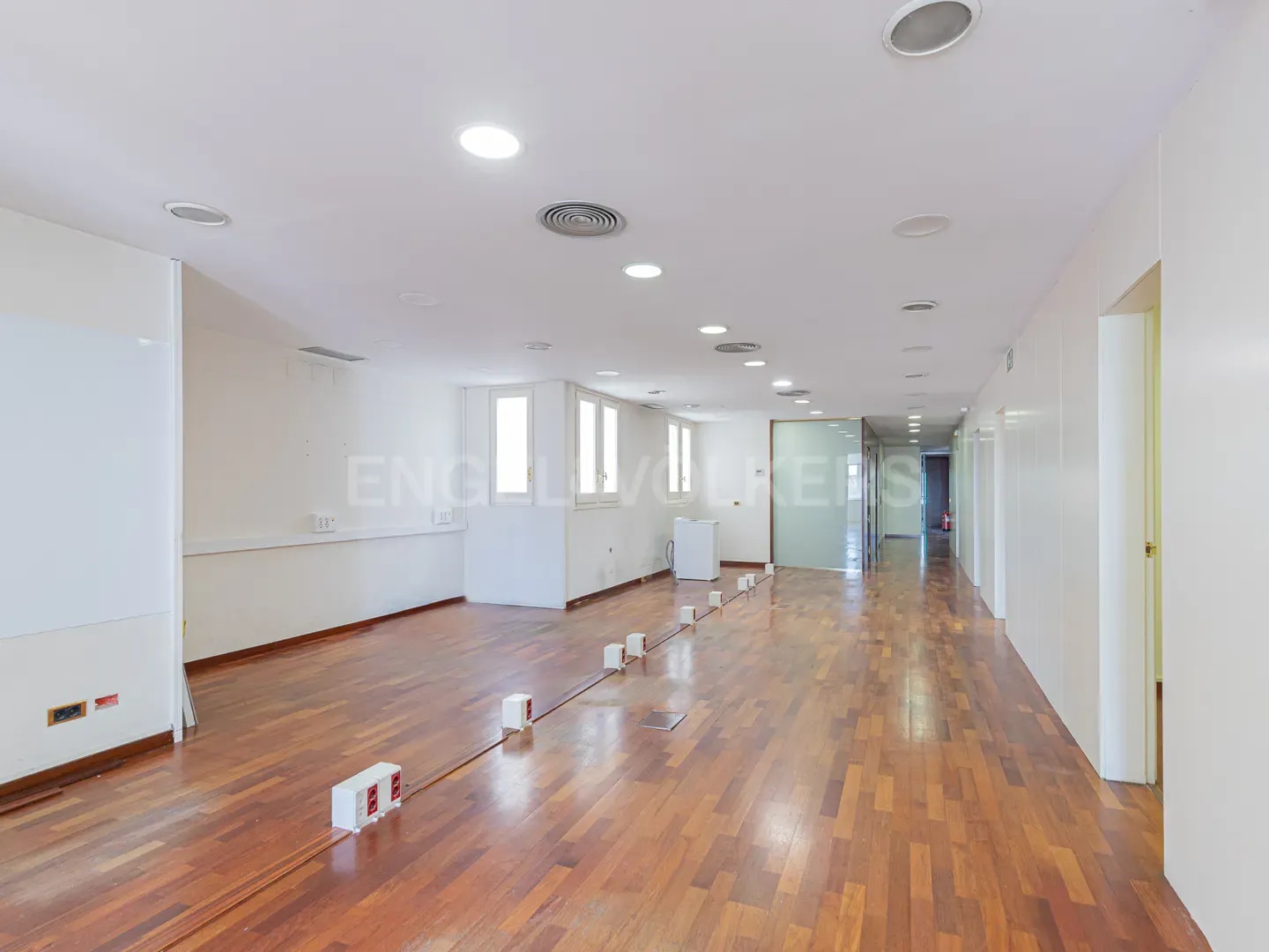 Office in Barcelona, Barcelona for lease Interior Photo- Image 1 of 15