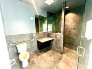Restroom w Shower