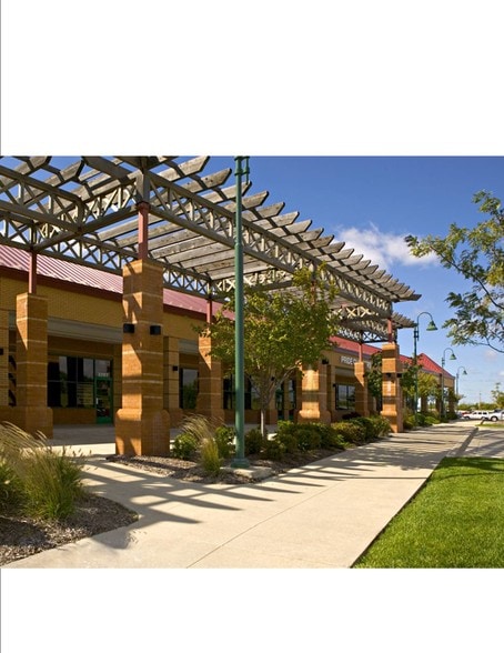 13351 Mission Rd, Leawood, KS for lease - Building Photo - Image 2 of 5