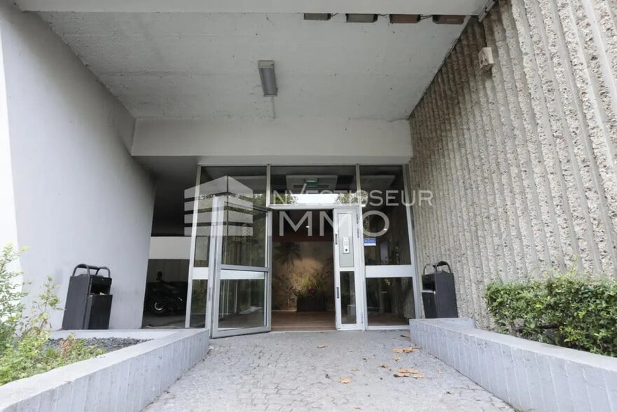 Office in Bonneuil-sur-Marne for lease - Lobby - Image 2 of 4