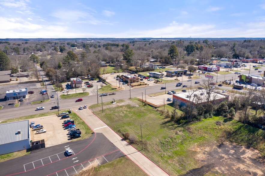 902 S Jefferson Ave, Mount Pleasant, TX for sale - Building Photo - Image 3 of 14