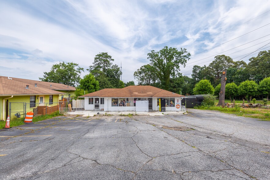 3960 Rockbridge Rd, Stone Mountain, GA for sale - Building Photo - Image 1 of 11