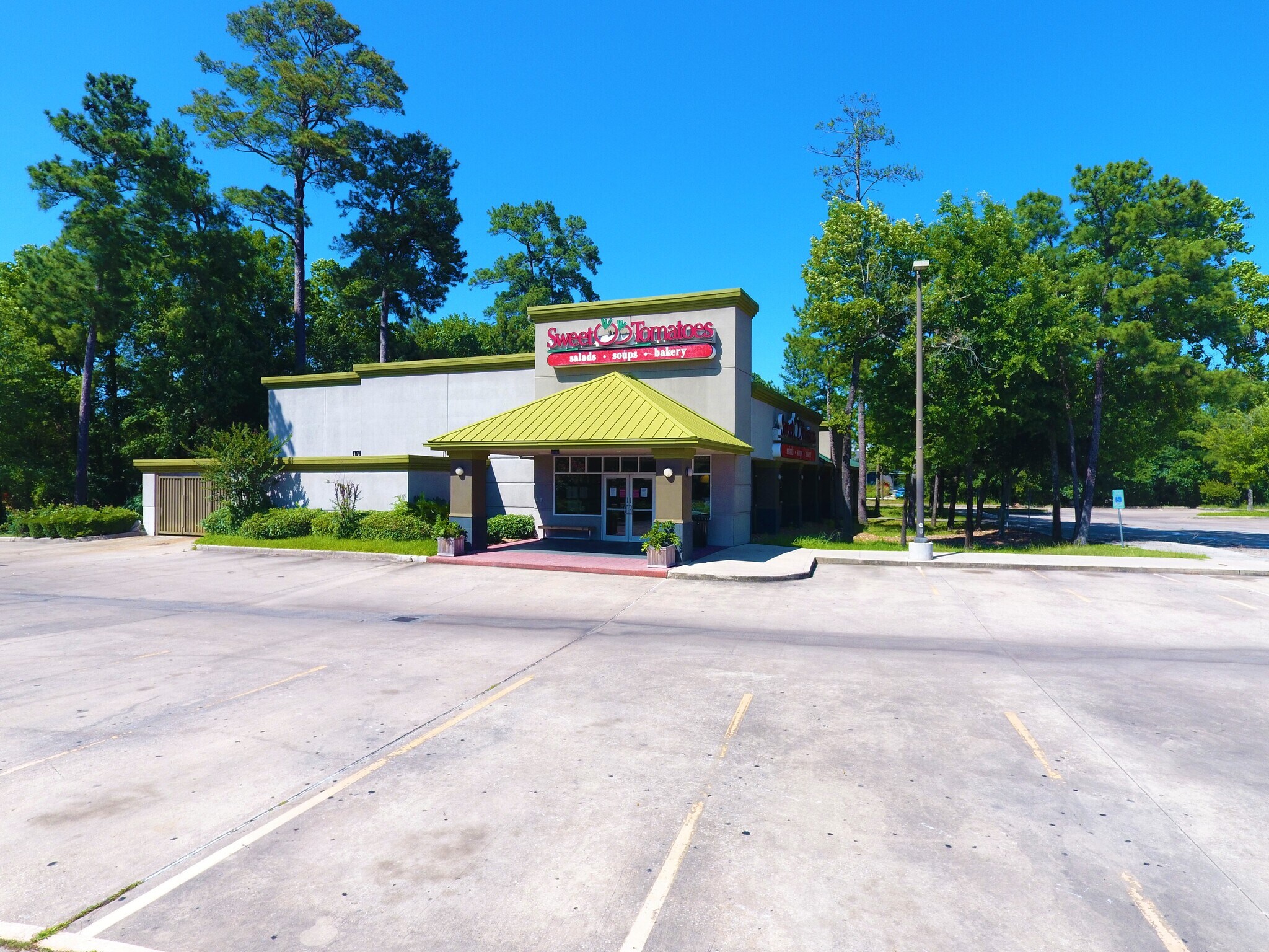 1717 Lake Woodlands Dr, The Woodlands, TX for sale Building Photo- Image 1 of 1