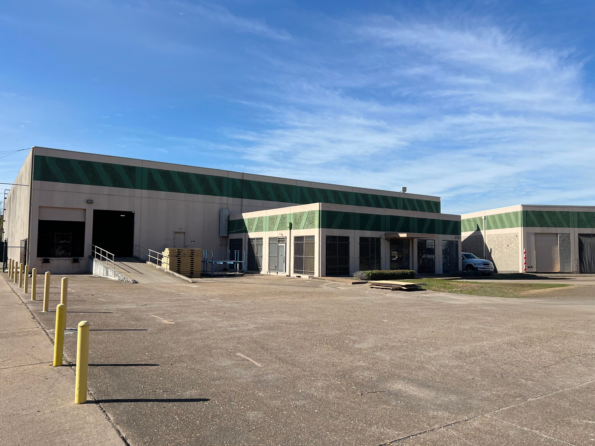 4731 Darien St, Houston, TX for lease Building Photo- Image 1 of 13