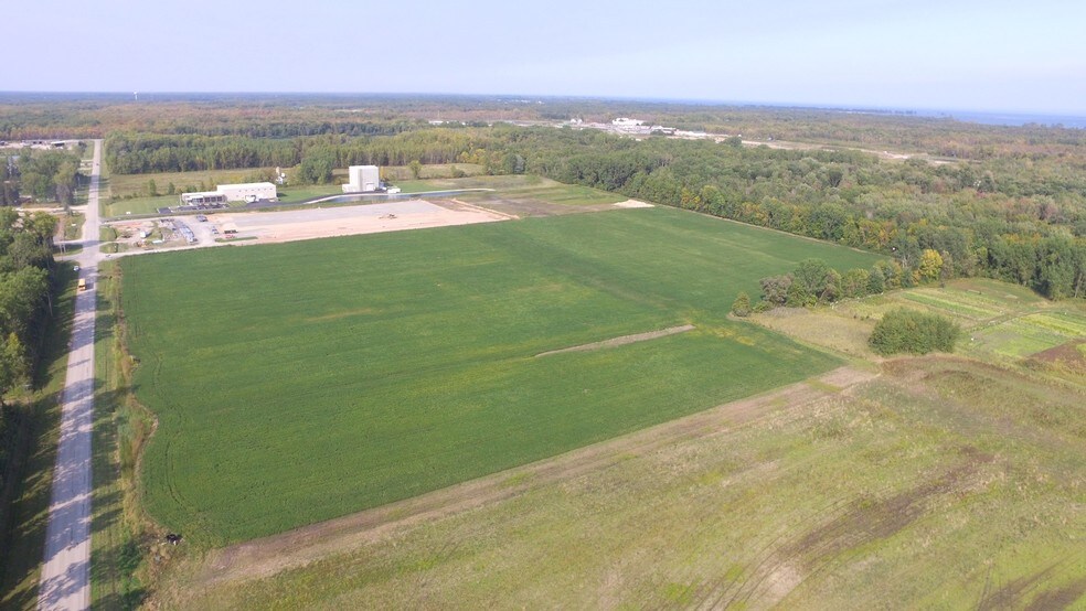 Brookfield Ave, Green Bay, WI for sale - Building Photo - Image 1 of 1
