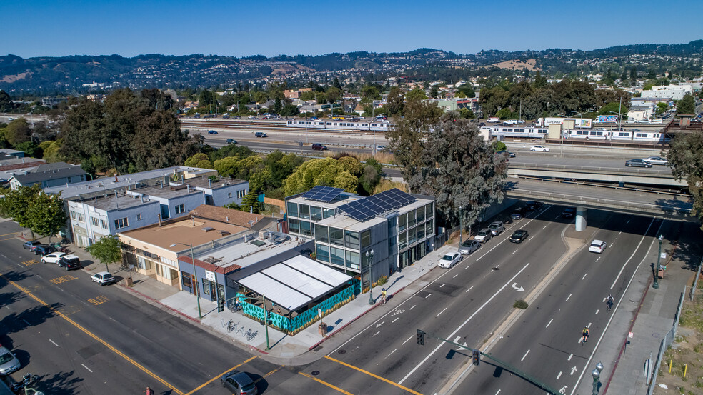 644 40th St, Oakland, CA for lease - Building Photo - Image 1 of 12