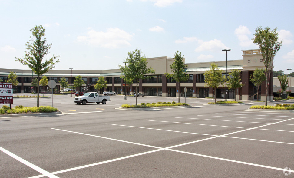 6100 Peachtree Industrial Blvd, Atlanta, GA for lease - Building Photo - Image 1 of 7