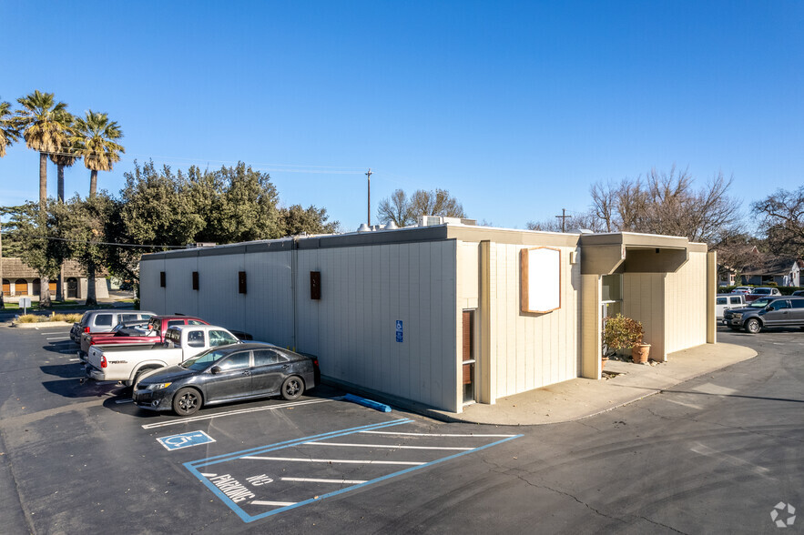 157 Main St, Woodland, CA for lease - Building Photo - Image 3 of 4