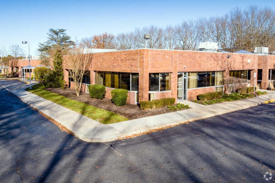 181 N Belle Mead Rd, Setauket, NY for sale - Primary Photo - Image 1 of 1