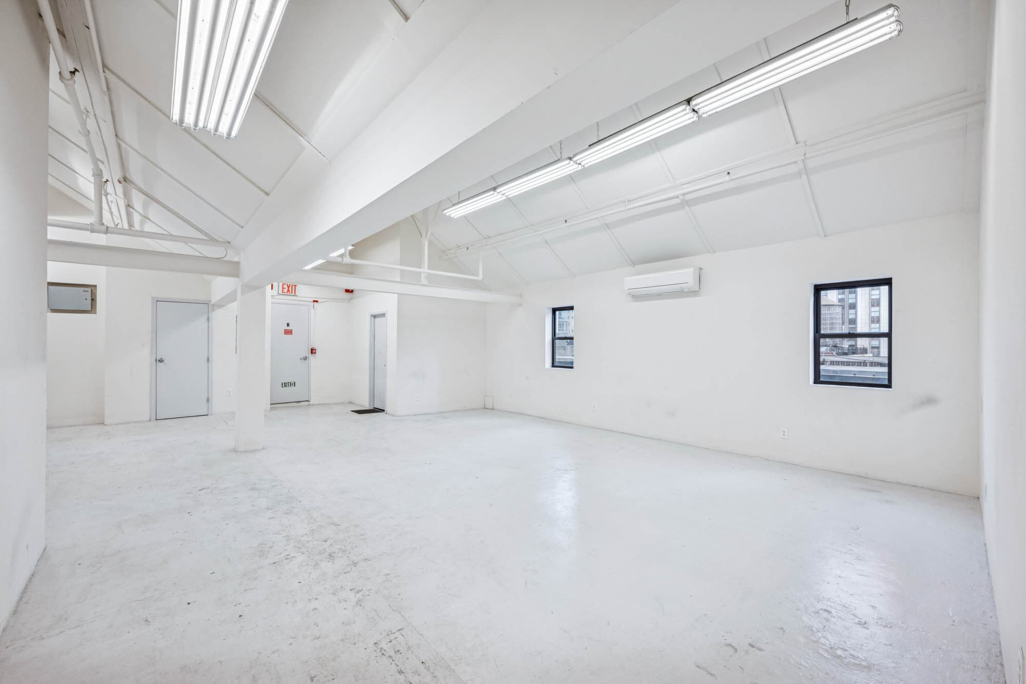 16 W 32nd St, New York, NY for lease Interior Photo- Image 1 of 17