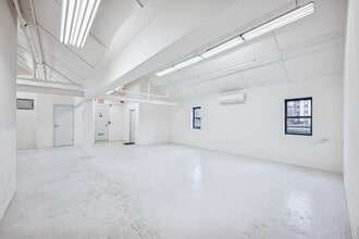 16 W 32nd St, New York, NY for lease Interior Photo- Image 1 of 17