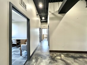 8301 W 125th St, Overland Park, KS for lease Interior Photo- Image 1 of 8