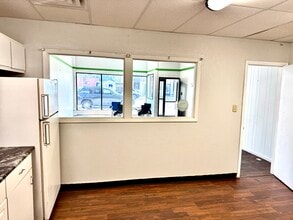 217 E Main St, Clinton, IL - AERIAL  map view