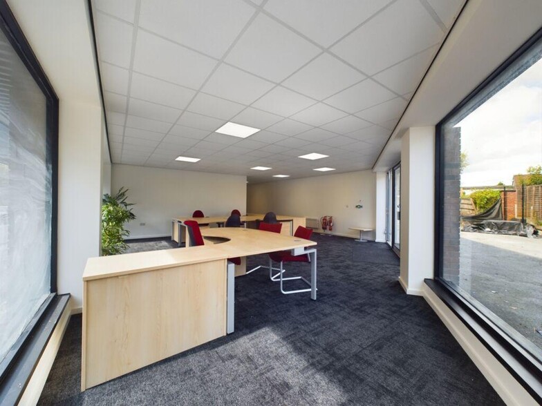 208 Wigan Rd, Wigan for sale - Building Photo - Image 1 of 1